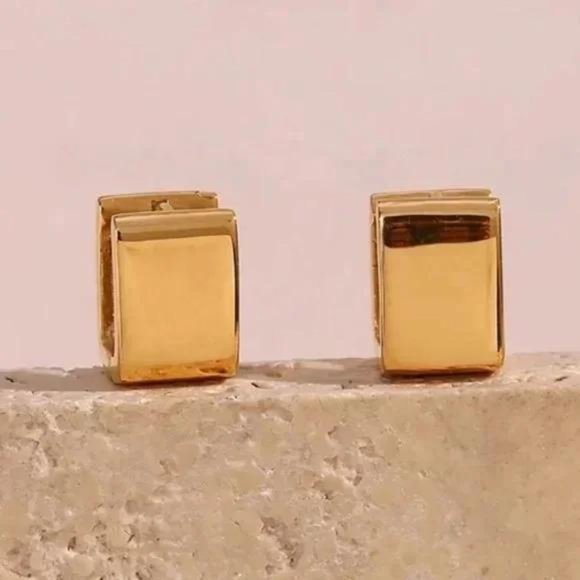 NEW 18K GOLD SQUARE EARRINGS, WONDERFUL EARRINGS, WOW EARRINGS. - Picture 5 of 7